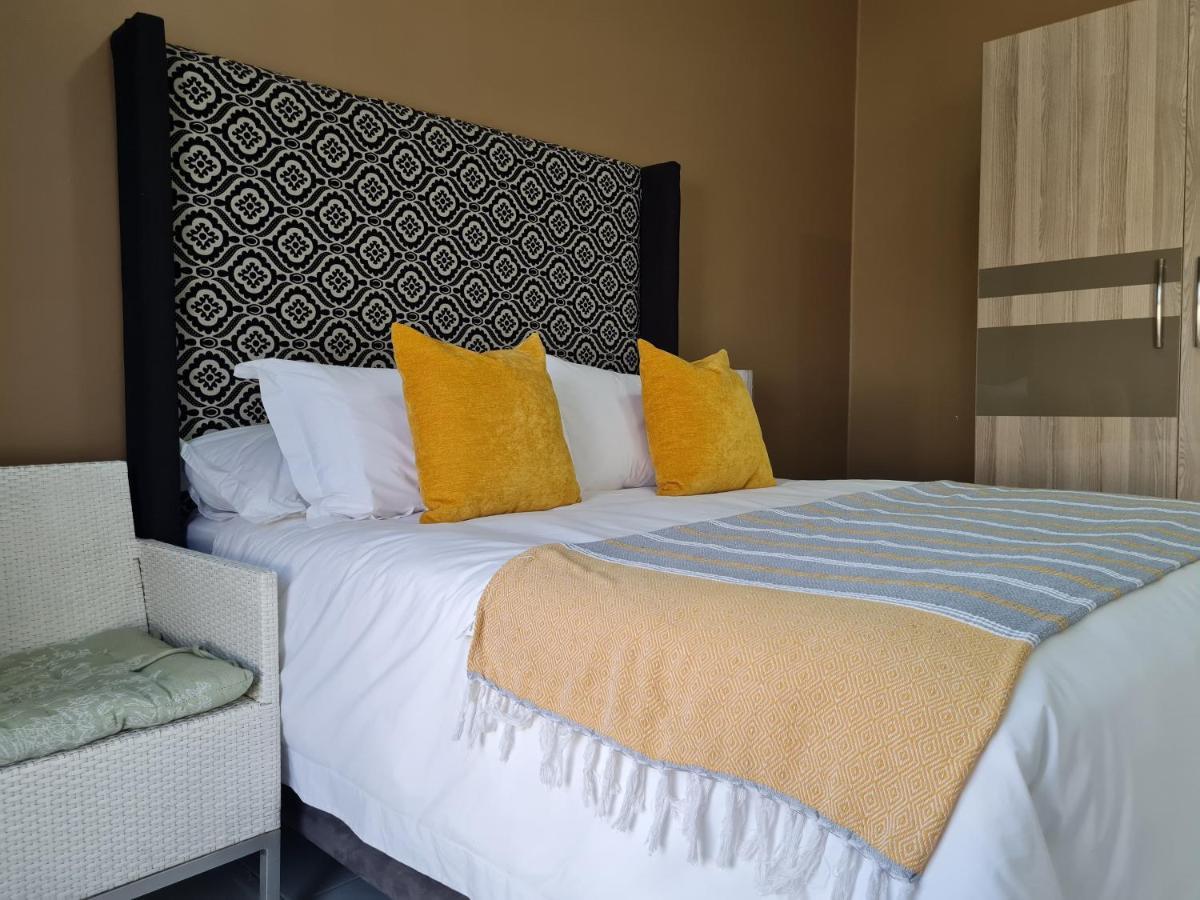 Village Kulture - Guest House Rustenburg Zewnętrze zdjęcie