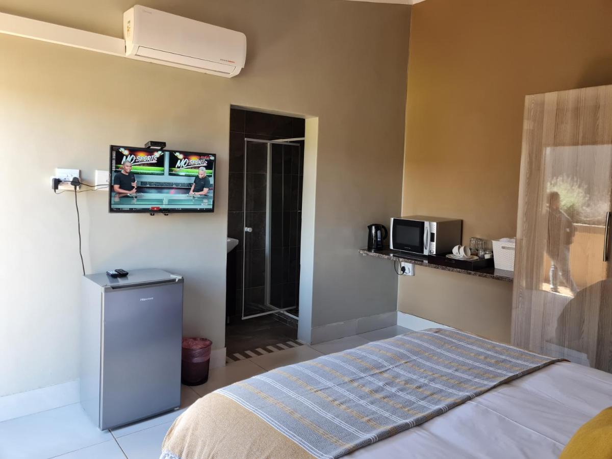 Village Kulture - Guest House Rustenburg Zewnętrze zdjęcie