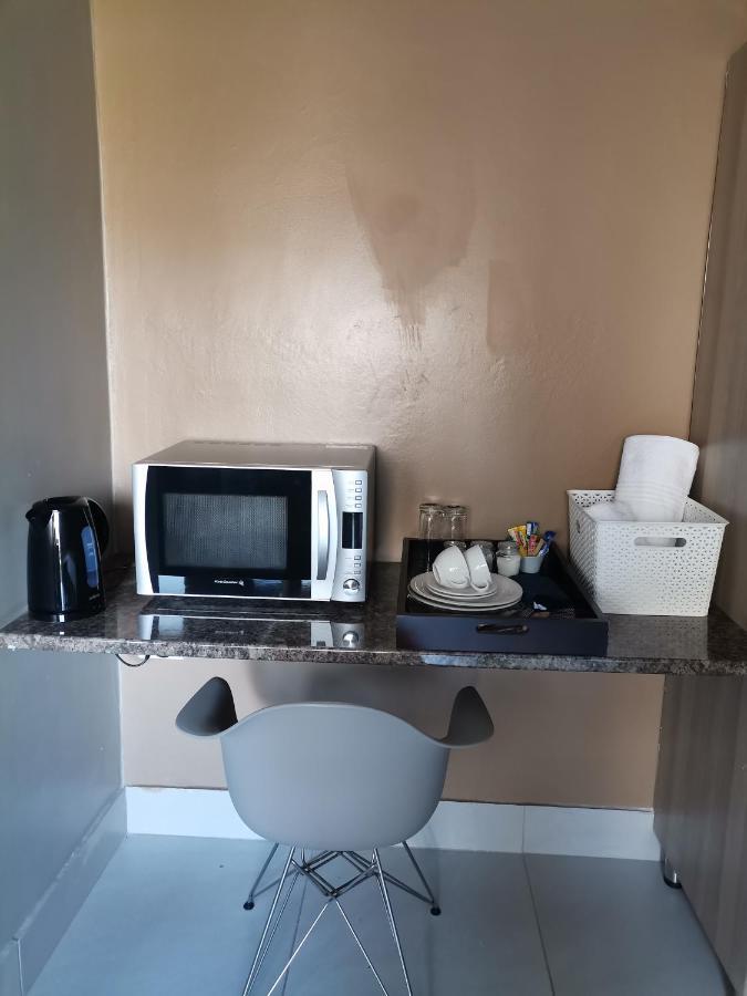 Village Kulture - Guest House Rustenburg Zewnętrze zdjęcie